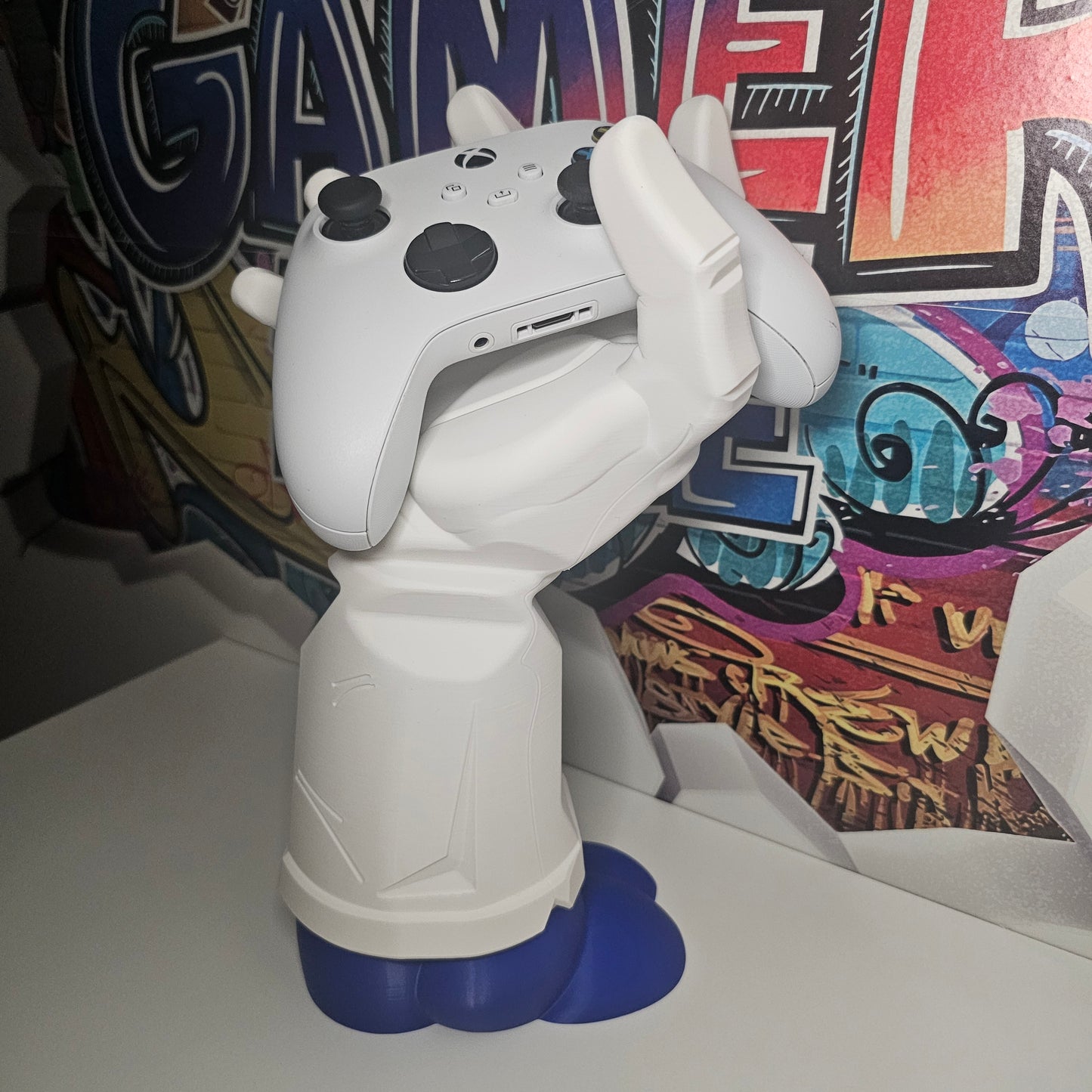 Universal Controller Stand - Vegeta from Dragon Ball
