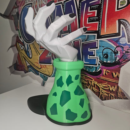 Universal Controller Stand - Cell from Dragon Ball