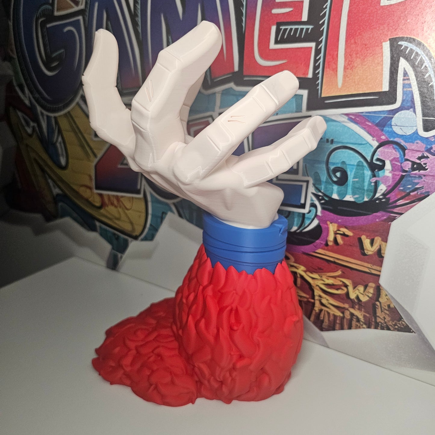 Universal Controller Stand - Goku from Dragon Ball